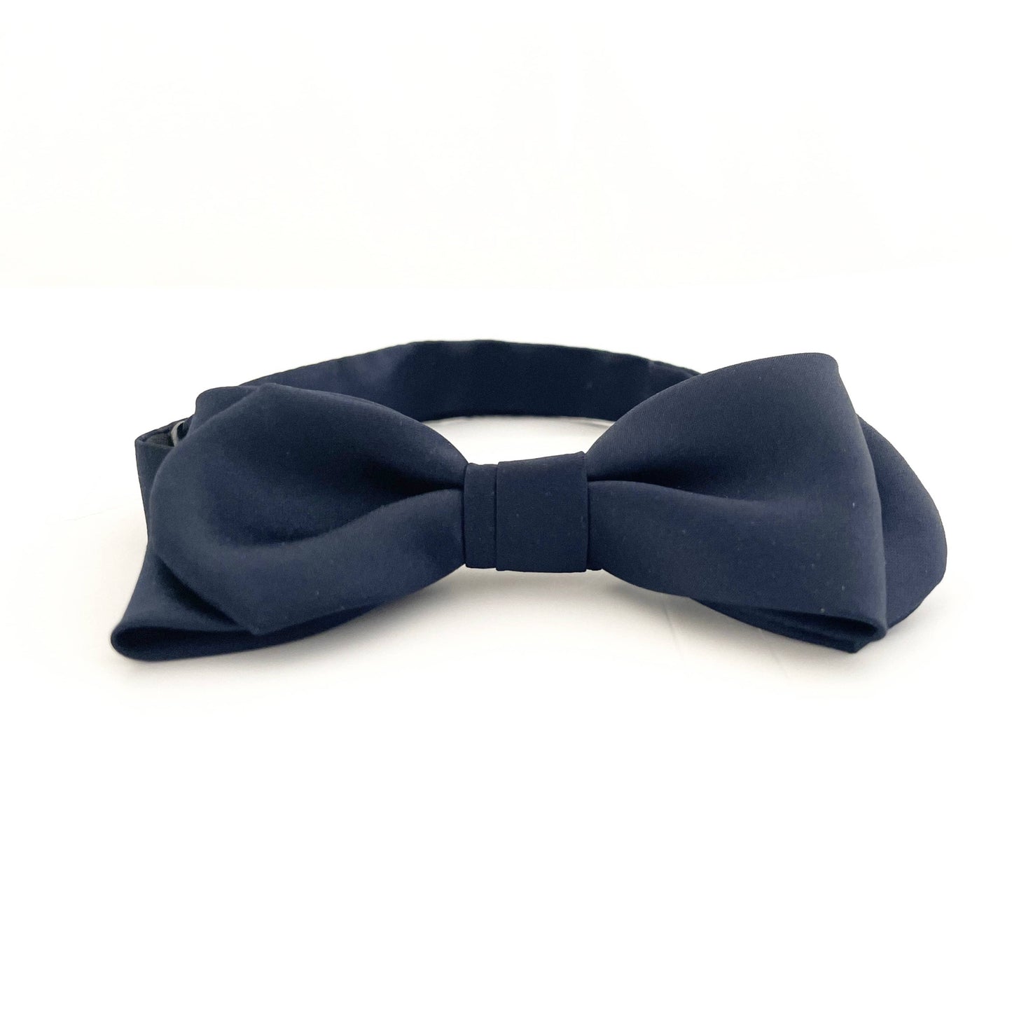 Navy blue rounded-end bow tie