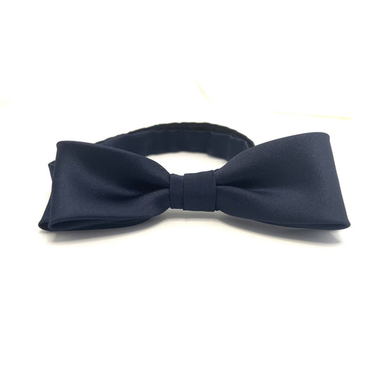 Navy blue slim bow tie