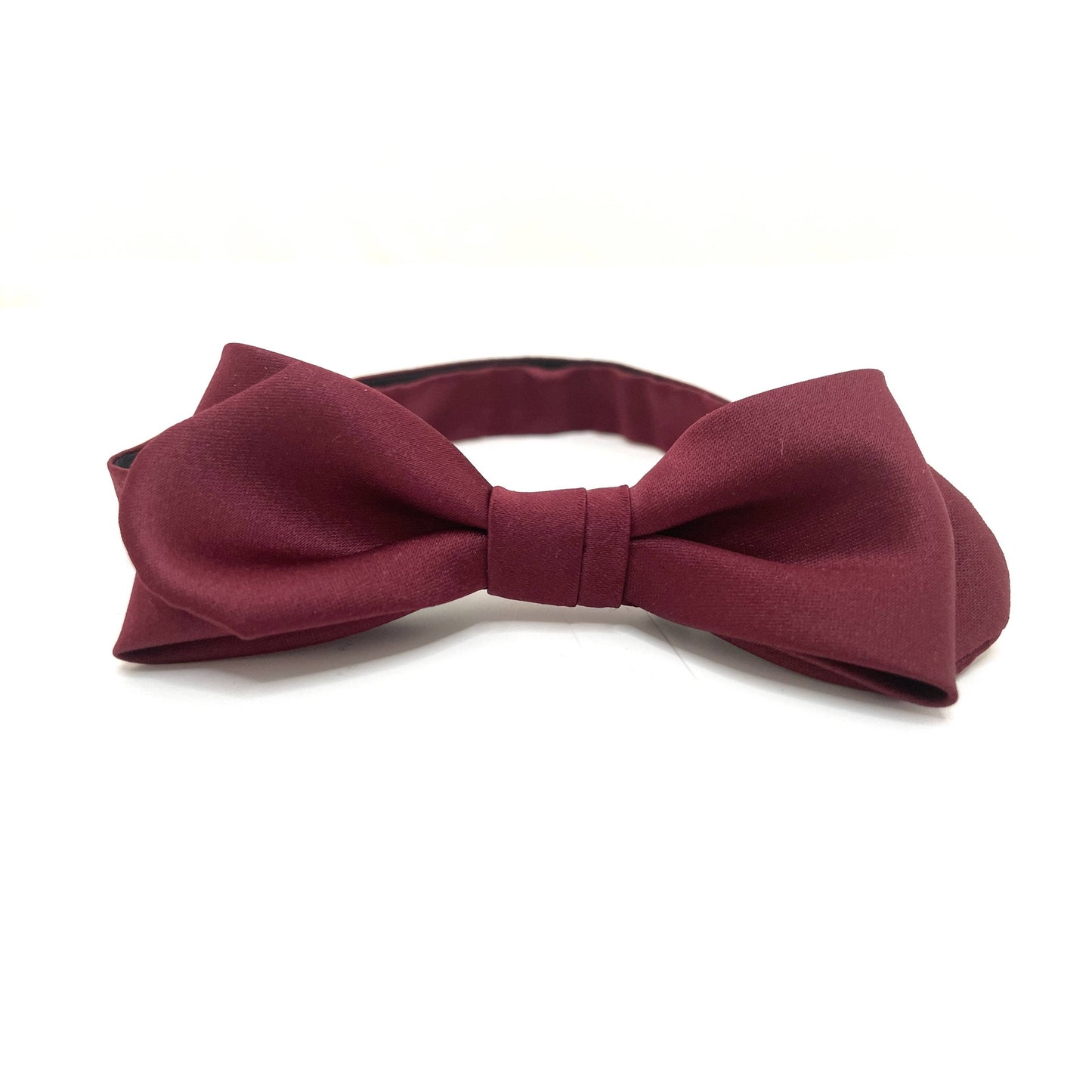 Burgundy rounded-end bow tie