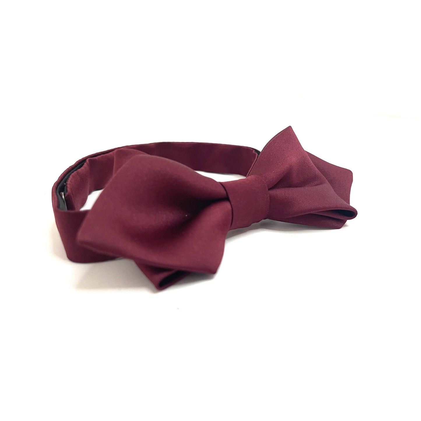 Pointed burgundy bow tie