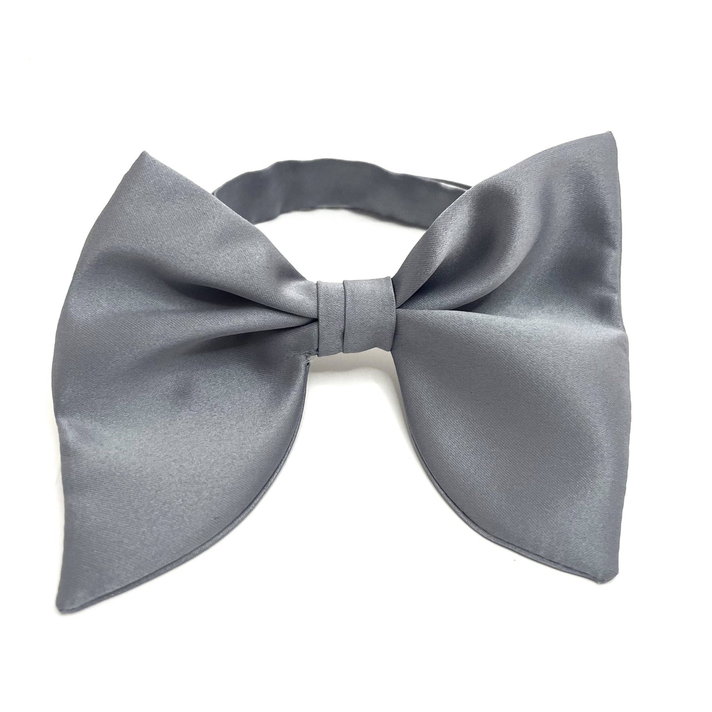 Pearl grey Attacus bow tie