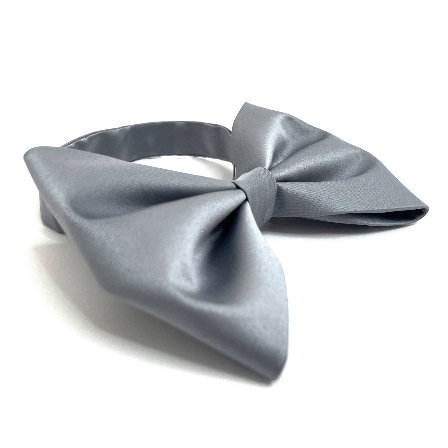 Large format pearl greay bow tie