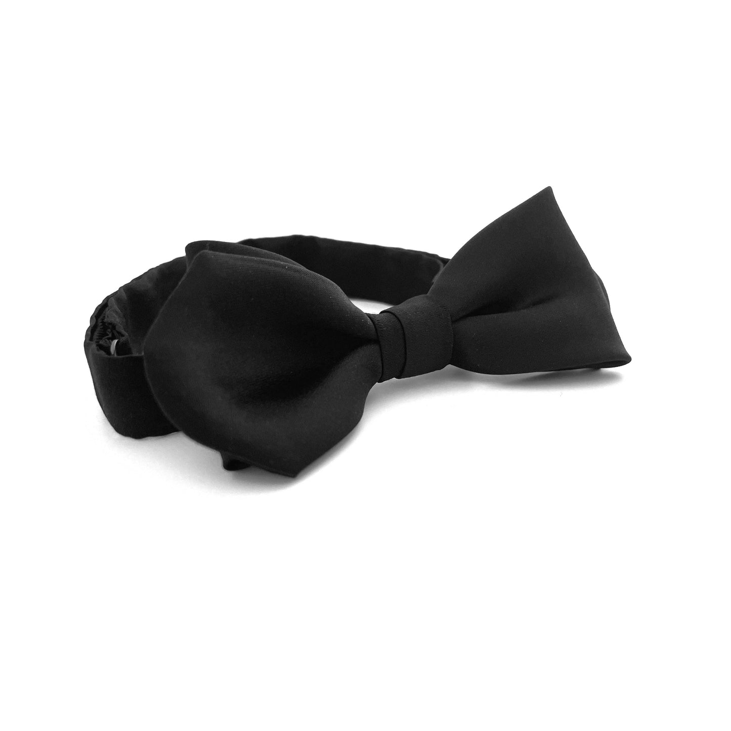 Black rounded-end bow tie