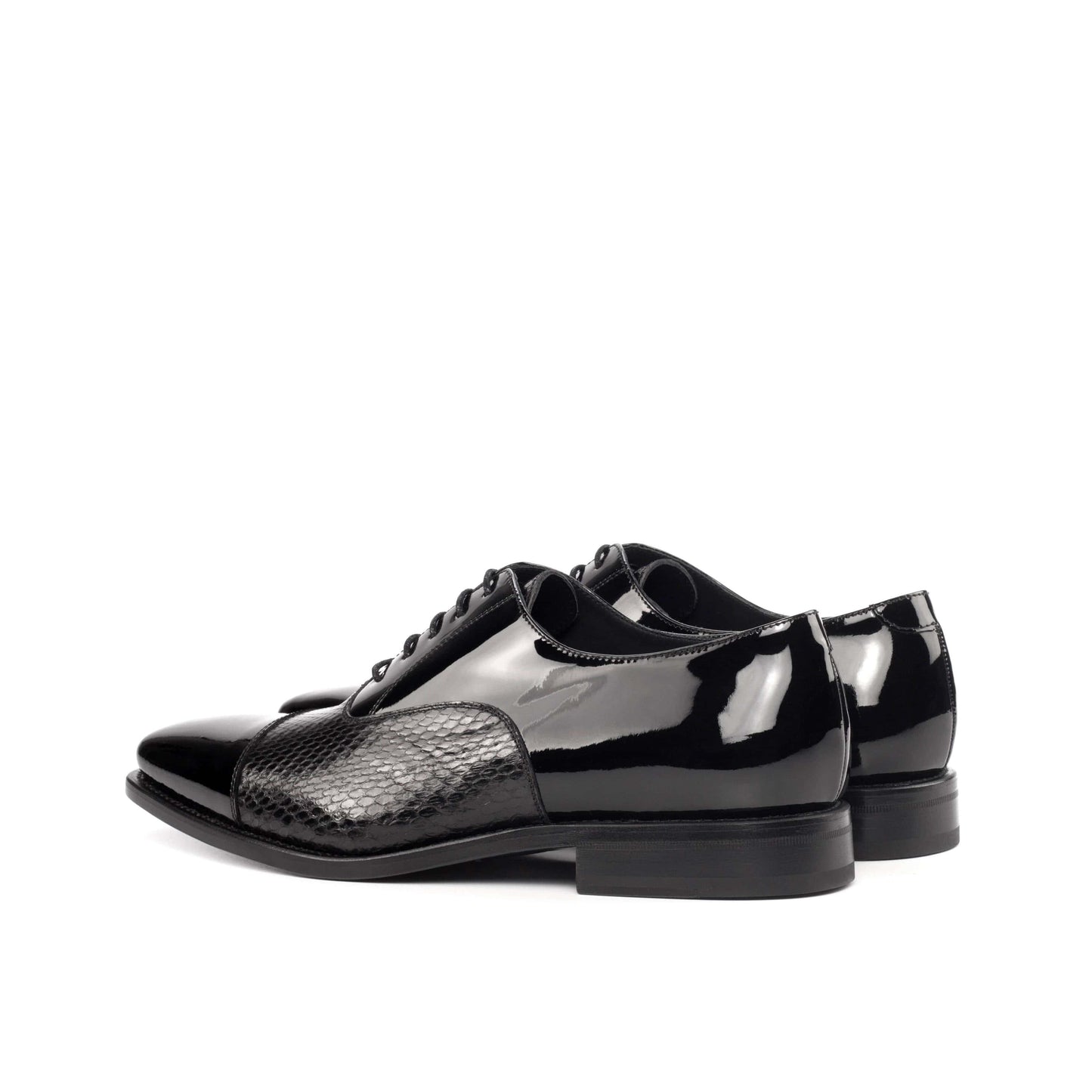 Soulier Oxford en cuir verni noir et python exotique